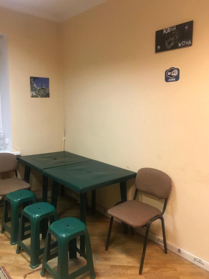 Ararat-Shulyavskaya Hostel Kiev Exterior foto